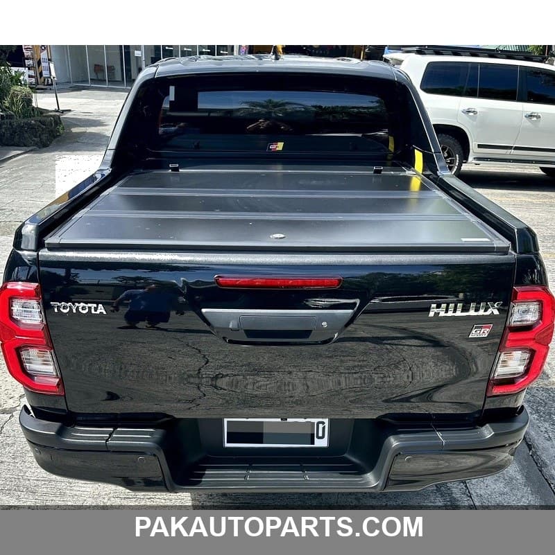 Toyota Hilux Revo | Rocco Tri Folding Lid with Roll Bar Fitting 2016-2023
